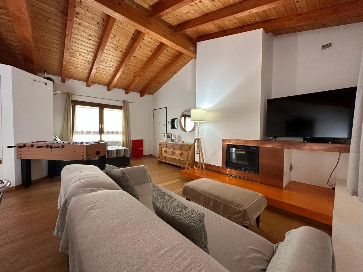 Ng Guest House Il Ris Сасари Екстериор снимка