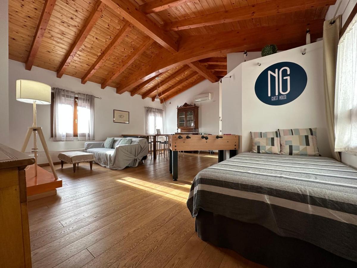 Ng Guest House Il Ris Сасари Екстериор снимка