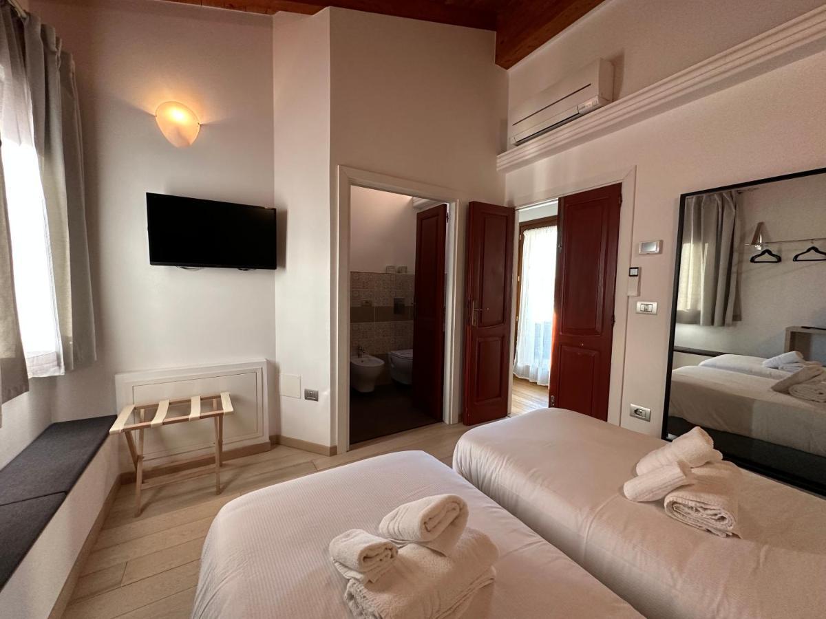 Ng Guest House Il Ris Сасари Екстериор снимка