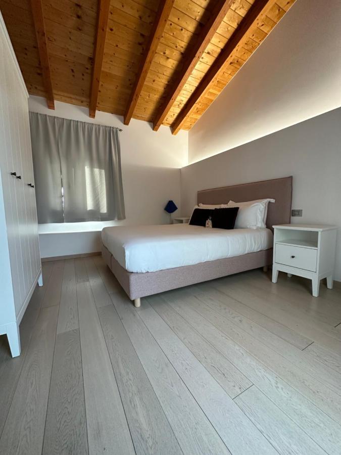 Ng Guest House Il Ris Сасари Екстериор снимка
