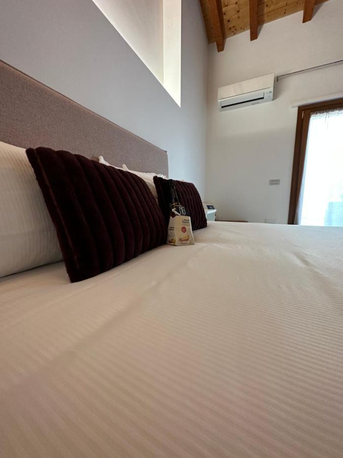 Ng Guest House Il Ris Сасари Екстериор снимка