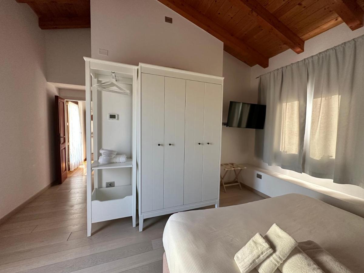 Ng Guest House Il Ris Сасари Екстериор снимка