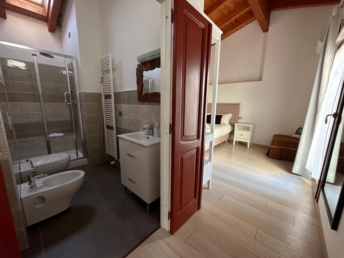 Ng Guest House Il Ris Сасари Екстериор снимка