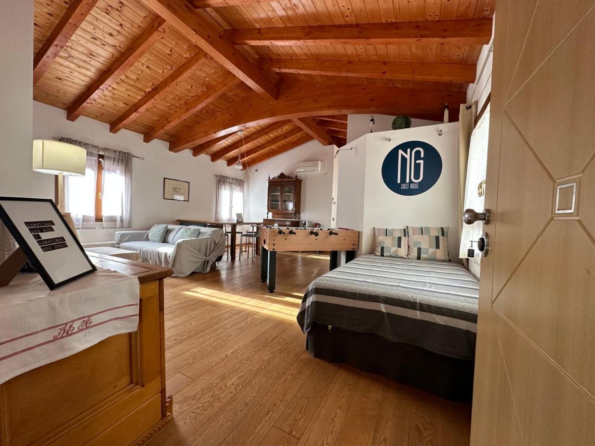 Ng Guest House Il Ris Сасари Екстериор снимка