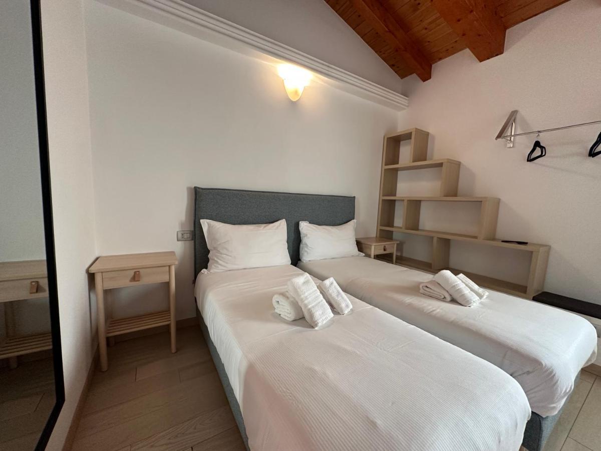 Ng Guest House Il Ris Сасари Екстериор снимка