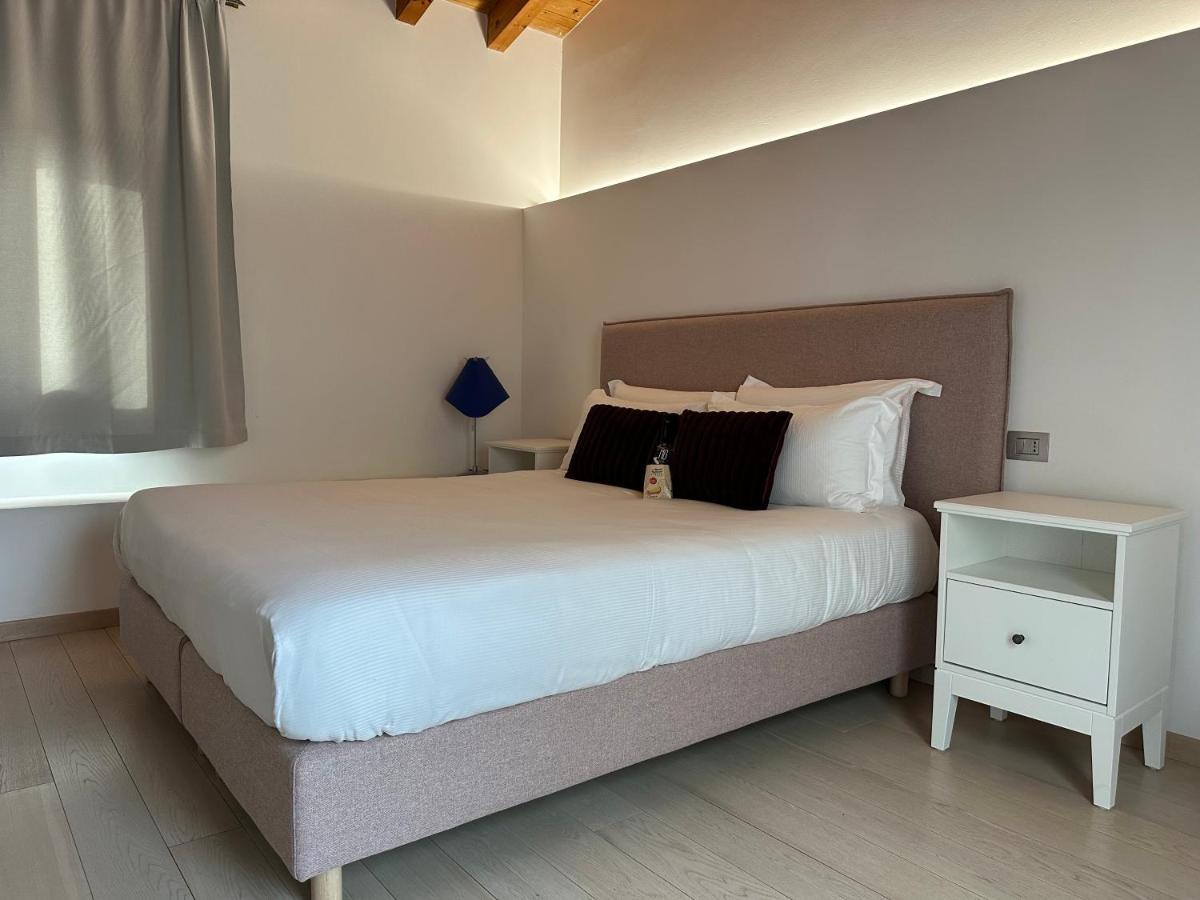 Ng Guest House Il Ris Сасари Екстериор снимка