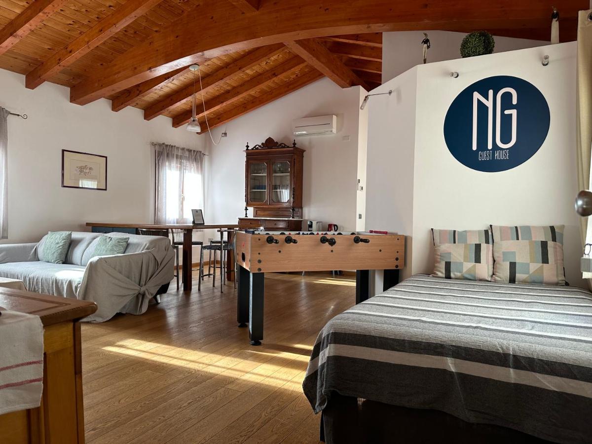 Ng Guest House Il Ris Сасари Екстериор снимка