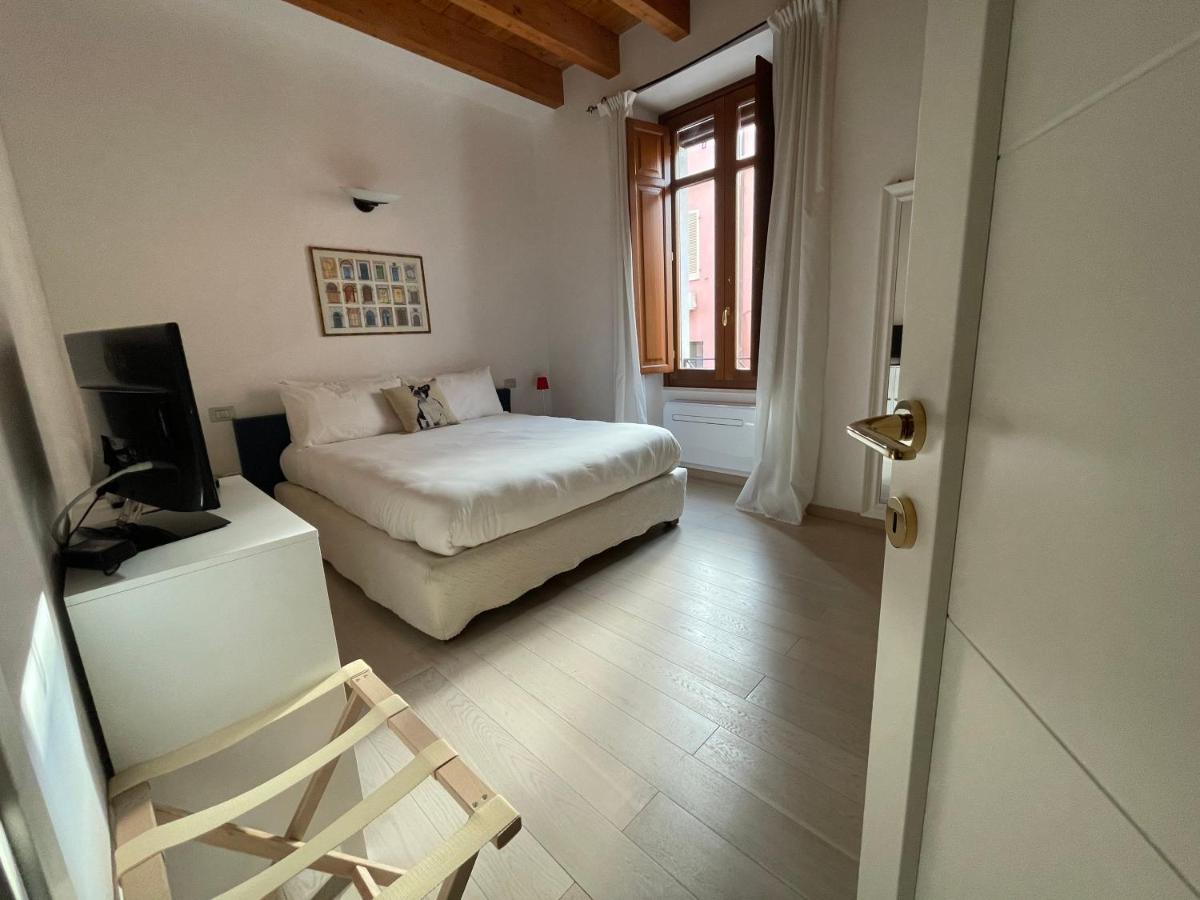 Ng Guest House Il Ris Сасари Екстериор снимка