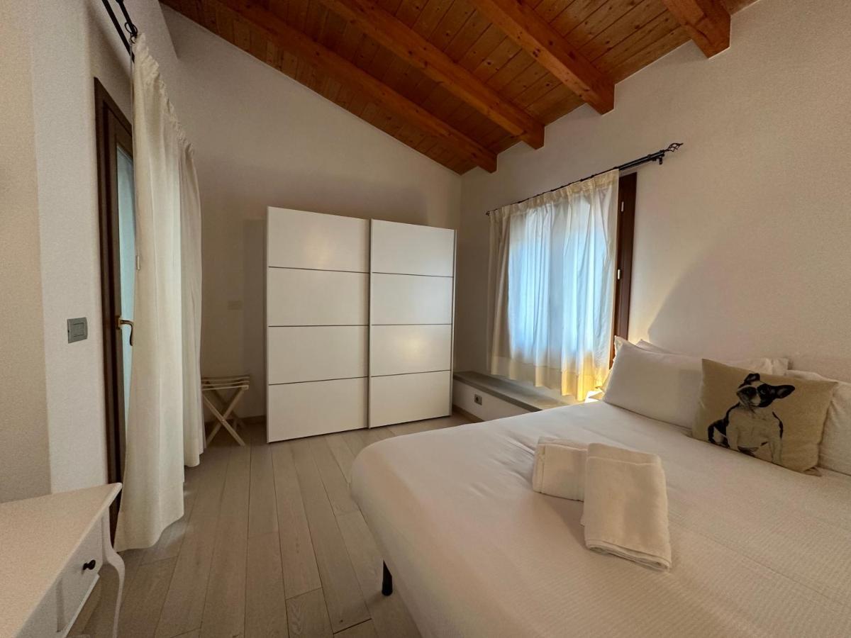 Ng Guest House Il Ris Сасари Екстериор снимка