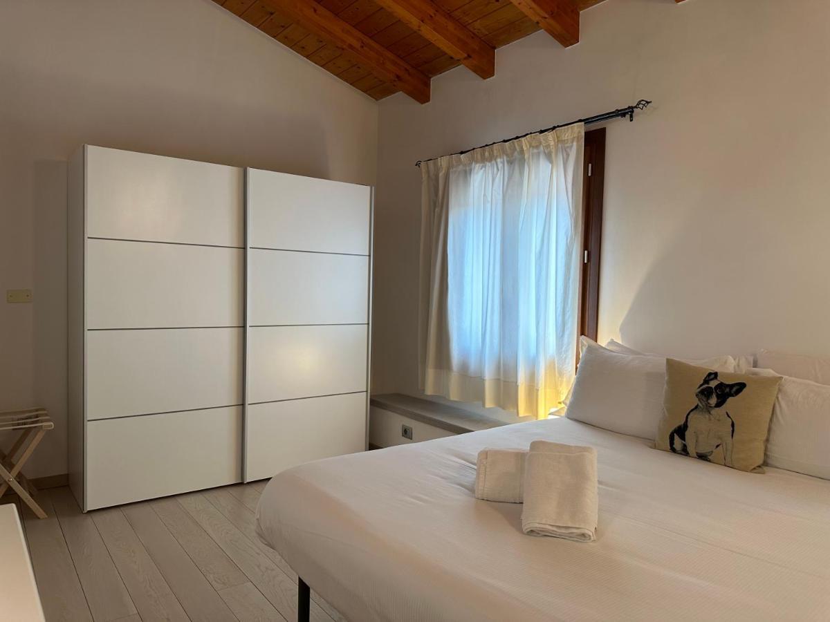 Ng Guest House Il Ris Сасари Екстериор снимка
