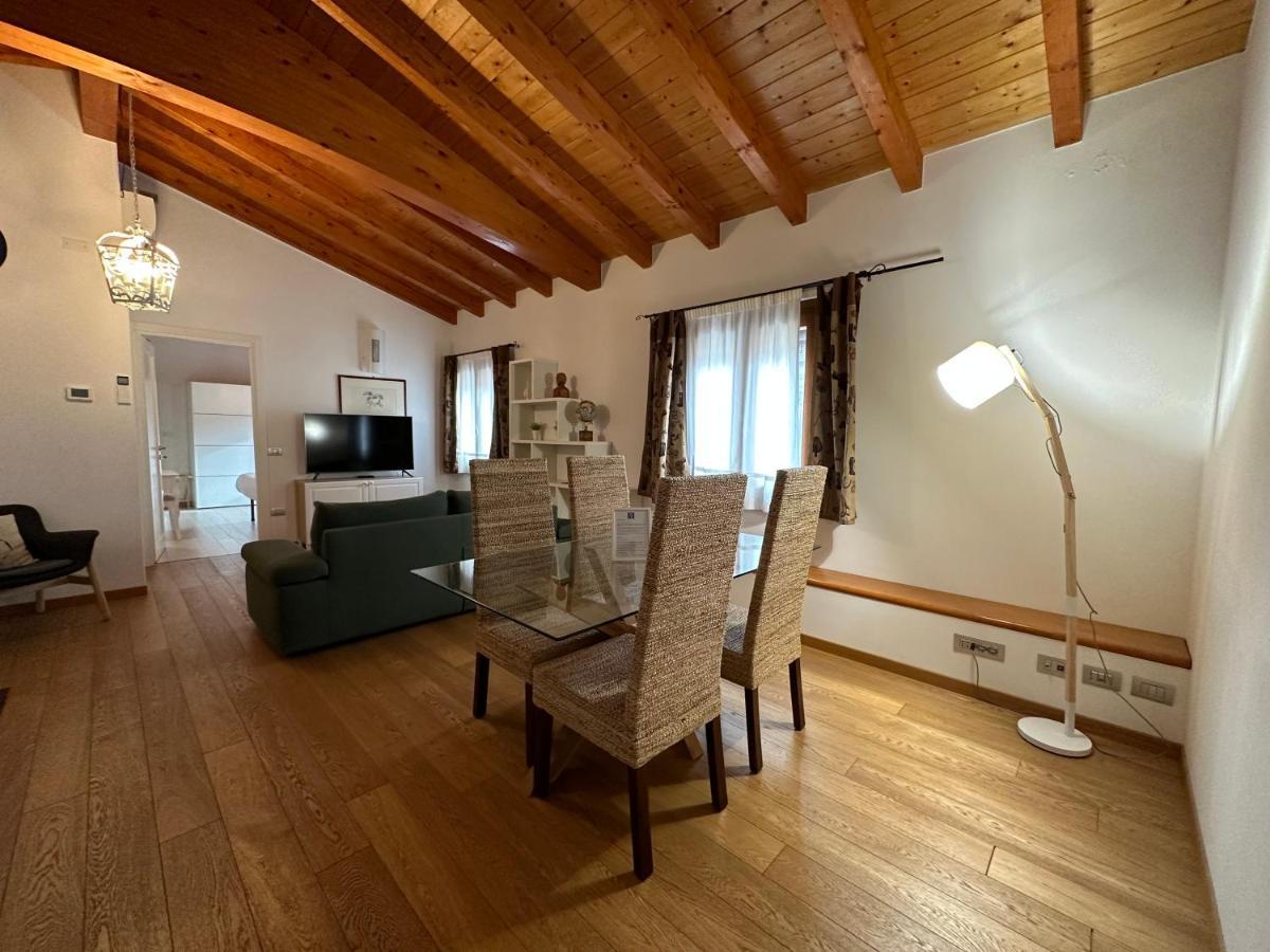 Ng Guest House Il Ris Сасари Екстериор снимка