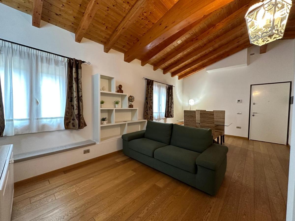 Ng Guest House Il Ris Сасари Екстериор снимка
